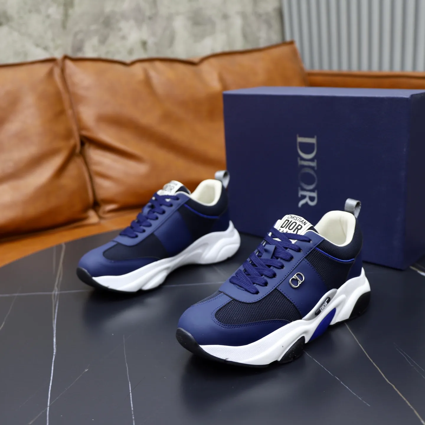 Ex-factory price: 462💰🙅‍♂️🙅‍♂️🙅‍♂️ Brand: Dior DIOR Standard code: 38-44 (45 customized) Grade: Same as the official website Material: Original leather splicing Comfortable and breathable lining Original wear-resistant outsole Style category: Men's fashionable casual shoes Running sneakers Noble luxury brand elements Top luxury Color: actual picture color